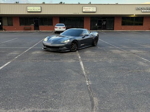 Used 2009 Chevrolet Corvette Coupe w/ Preferred Equipment Group RWD image 11