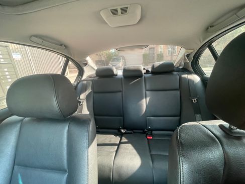 Used 2005 BMW 325i Sedan image 2