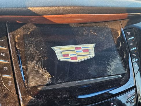 Used 2019 Cadillac Escalade Luxury image 9