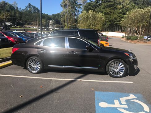 Used 2014 Hyundai Equus Signature RWD image 4