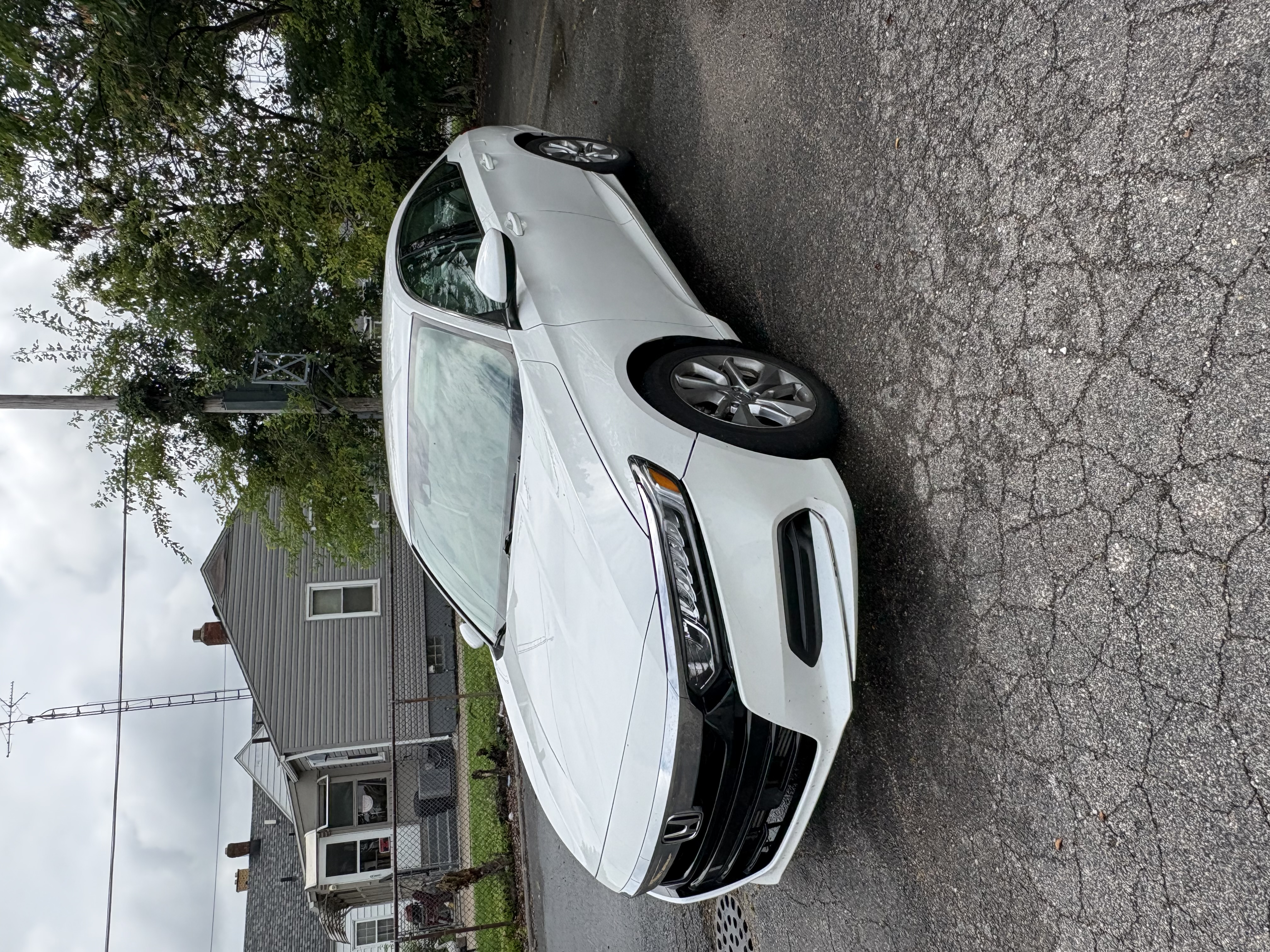 Used 2018 Honda Accord LX image 1
