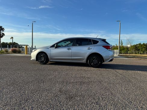 Used 2020 Subaru Impreza 2.0i image 9