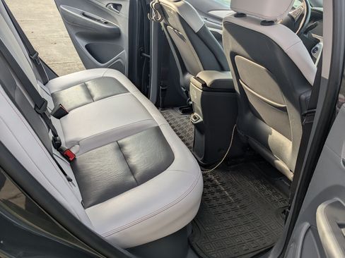 Used 2017 Chevrolet Bolt Premier w/ Driver Confidence II Package image 12