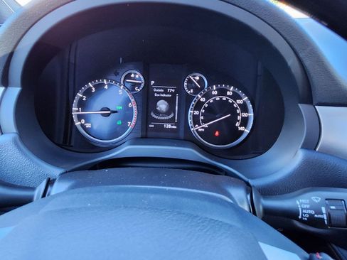 Used 2023 Lexus GX 460 Premium image 18