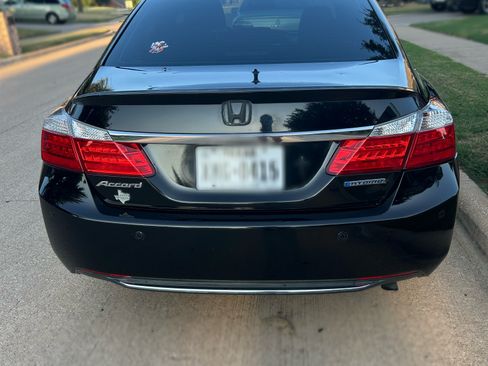 Used 2014 Honda Accord Hybrid Sedan image 5