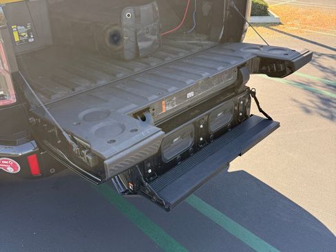 Used 2024 GMC Hummer EV 3X w/ Extreme Off-Road Package image 9