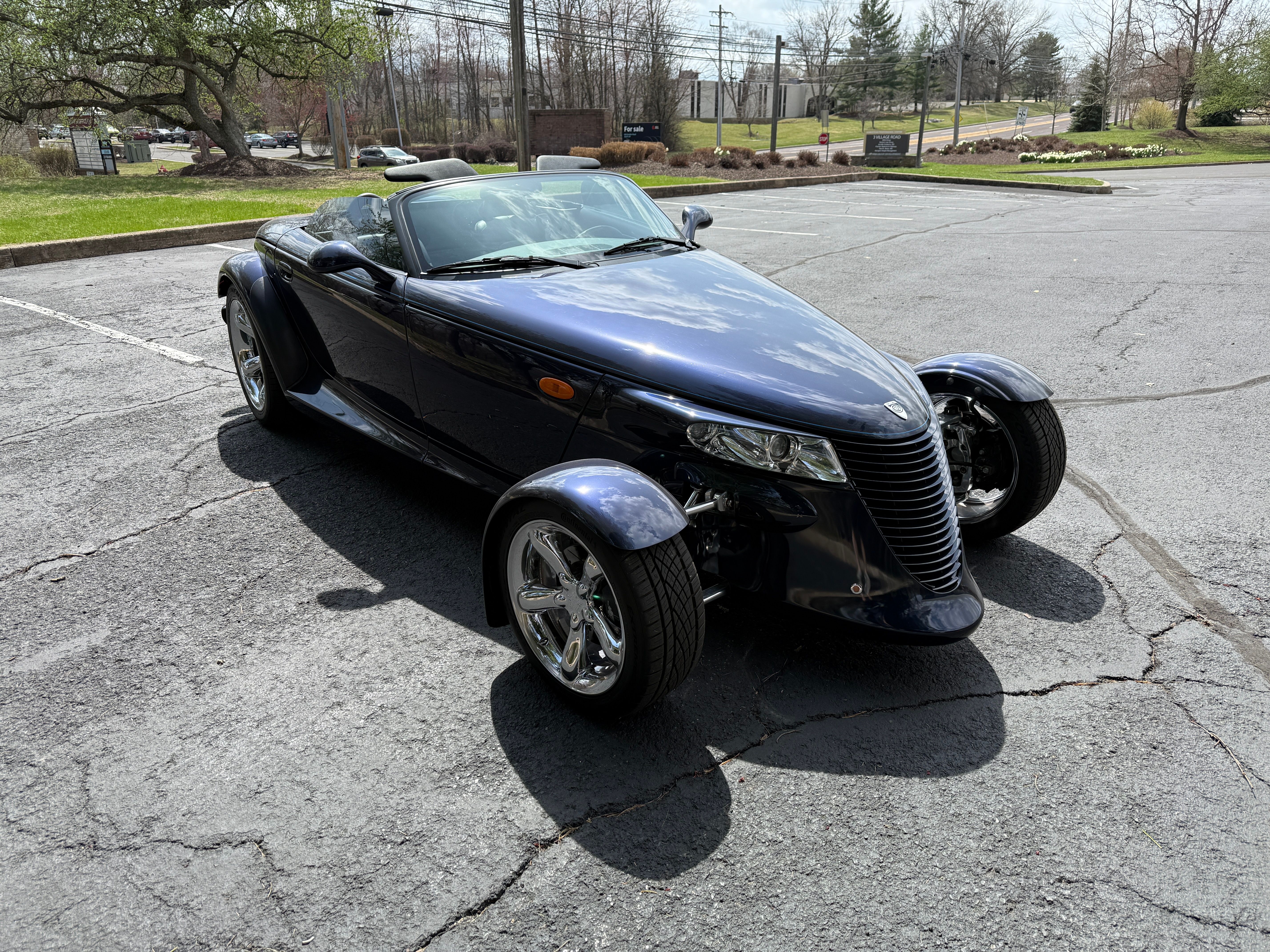 Used 2001 Chrysler Prowler RWD image 2
