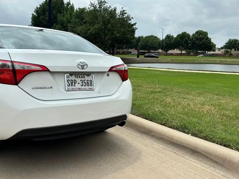 Used 2015 Toyota Corolla L FWD image 14