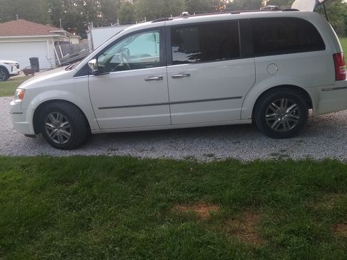 Used 2010 Chrysler Town & Country Limited w/ Safety Sphere Group image 1