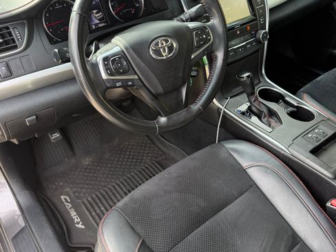 Used 2016 Toyota Camry XSE w/ Moonroof Package image 6