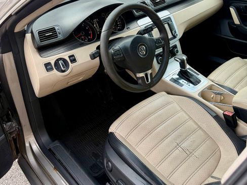 Used 2010 Volkswagen CC Sport image 12