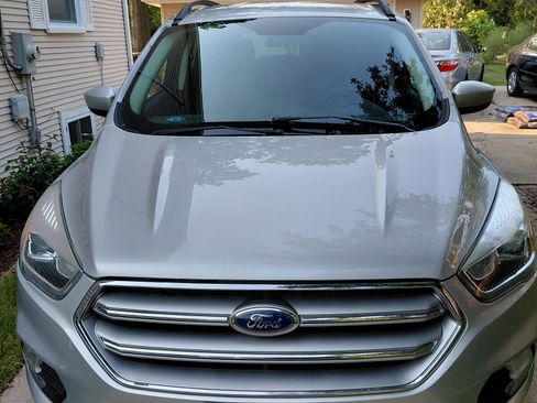 Used 2017 Ford Escape SE w/ Equipment Group 201A image 10