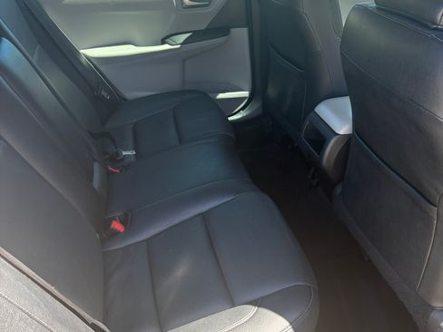 Used 2016 Toyota Camry SE FWD image 4