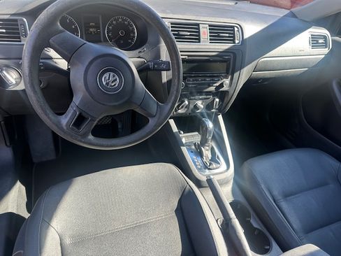 Used 2012 Volkswagen Jetta SE image 9