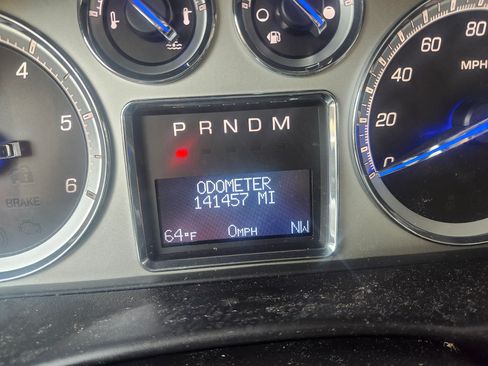 Used 2013 Cadillac Escalade Luxury image 24