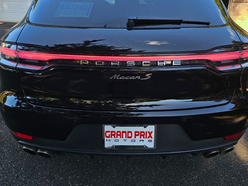 Used 2021 Porsche Macan S w/ Premium Package Plus image 10