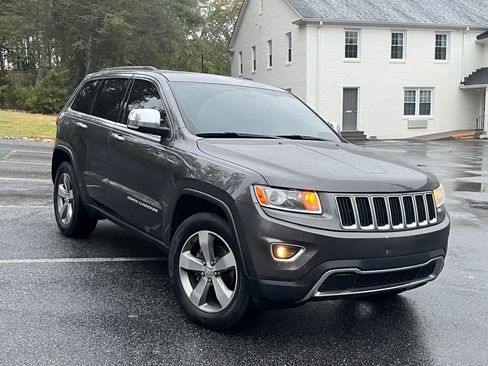 Used 2014 Jeep Grand Cherokee Limited w/ Trailer Tow Group IV image 2