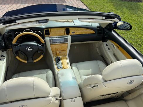 Used 2005 Lexus SC 430 Convertible RWD image 13