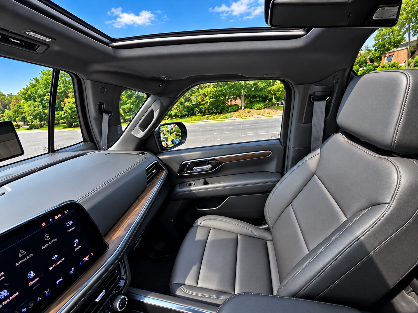 Used 2025 Chevrolet Tahoe LT w/ Comfort Package AWD/4WD image 14