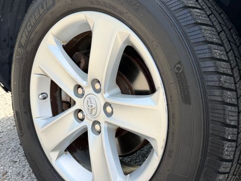 Used 2013 Toyota RAV4 XLE image 18