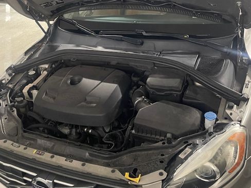 Used 2015 Volvo XC60 T5 Platinum FWD image 14