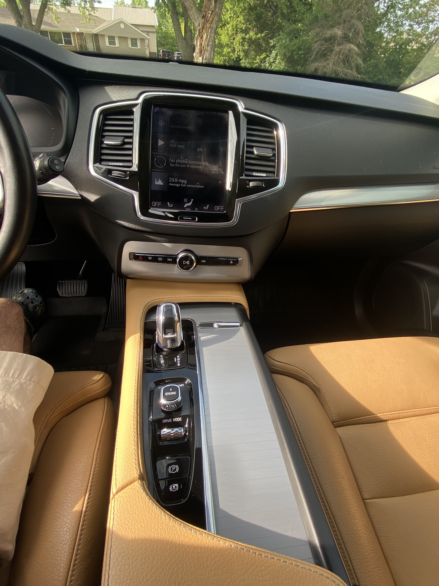 Used 2016 Volvo XC90 T8 Momentum w/ Vision Package AWD/4WD image 21