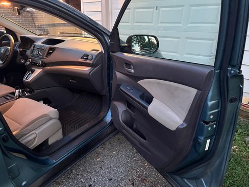 Used 2013 Honda CR-V EX image 9