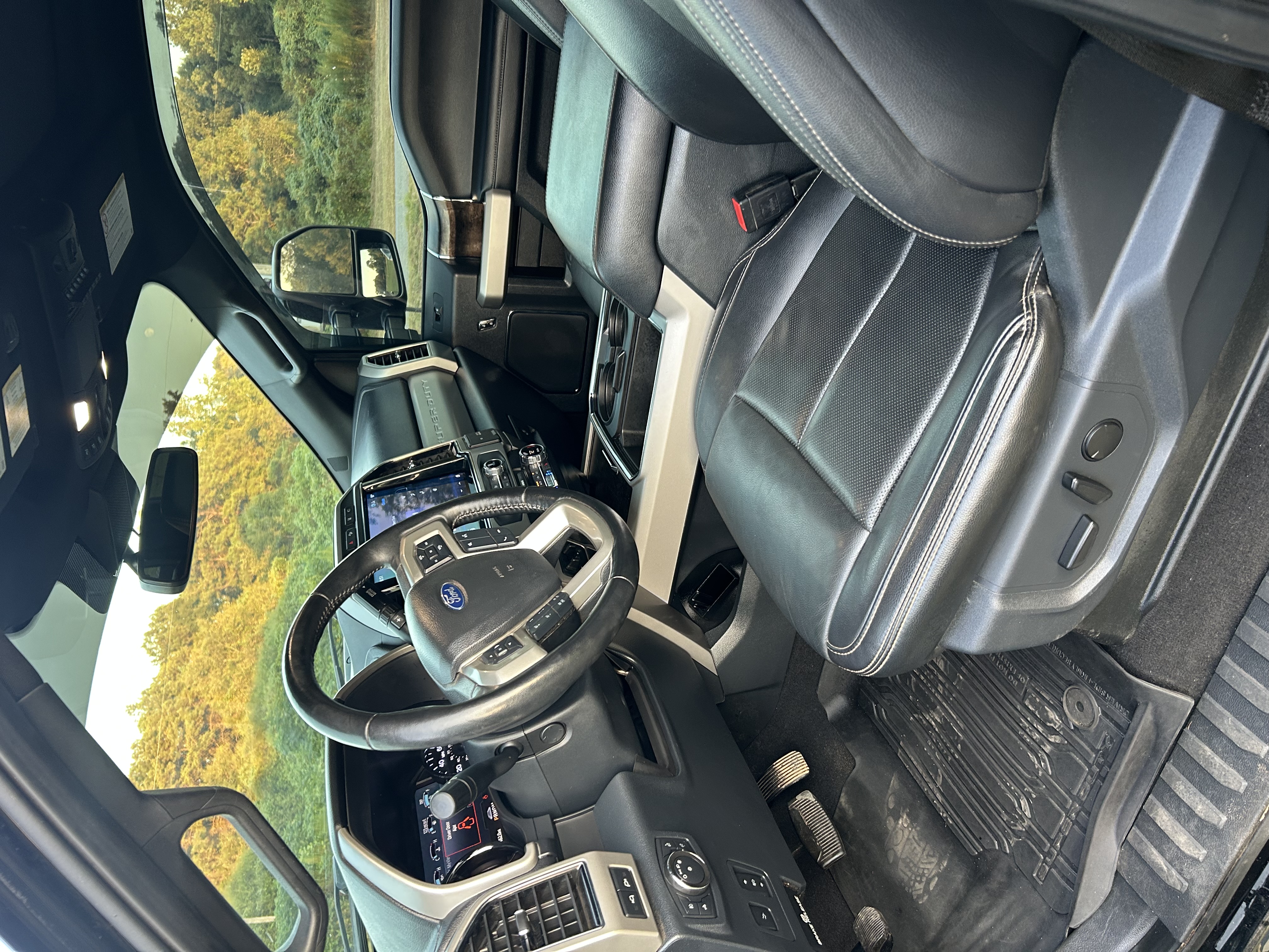 Used 2022 Ford F250 Lariat w/ Black Appearance Package AWD/4WD image 12