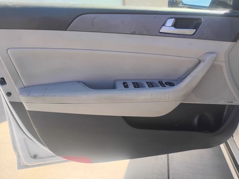 Used 2017 Hyundai Sonata Plug-In Hybrid image 17