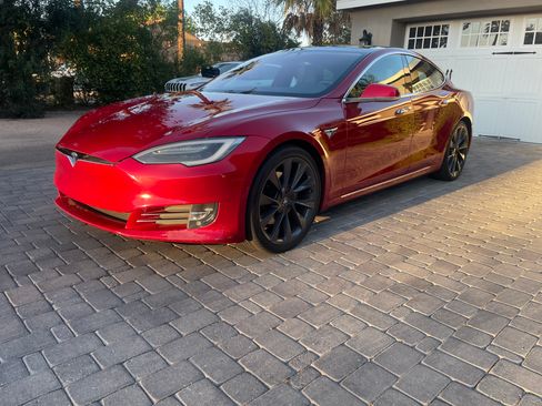 Used 2018 Tesla Model S 100D image 1