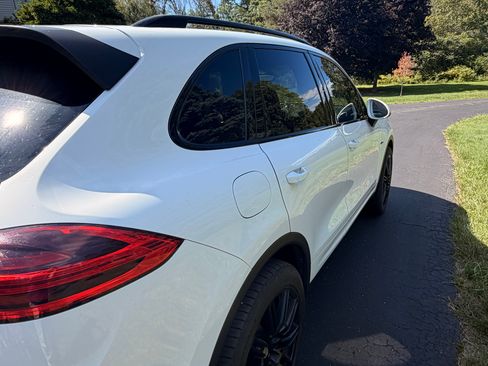 Used 2015 Porsche Cayenne Diesel AWD/4WD image 8
