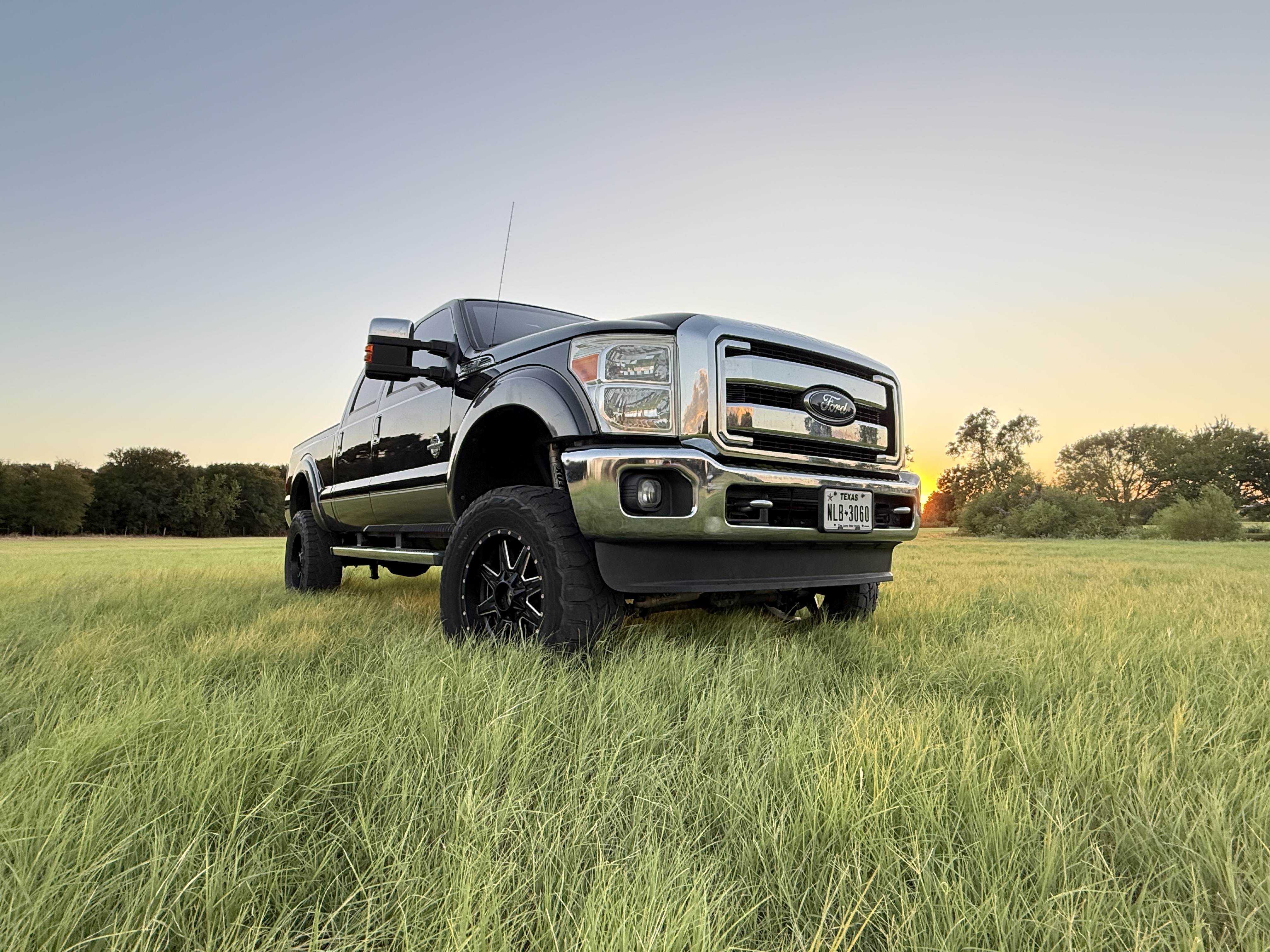 Used 2012 Ford F250 Lariat w/ Lariat Ultimate Pkg AWD/4WD image 6