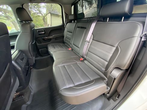 Used 2015 GMC Sierra 2500 Denali w/ Suspension Package, Off-Road image 11