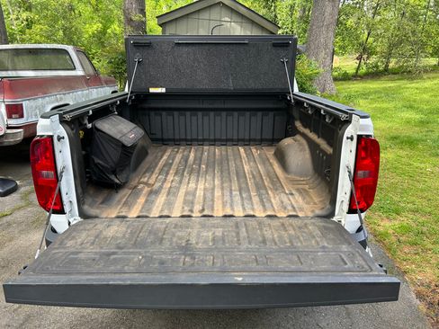 Used 2017 Chevrolet Colorado W/T w/ WT Convenience Package image 6