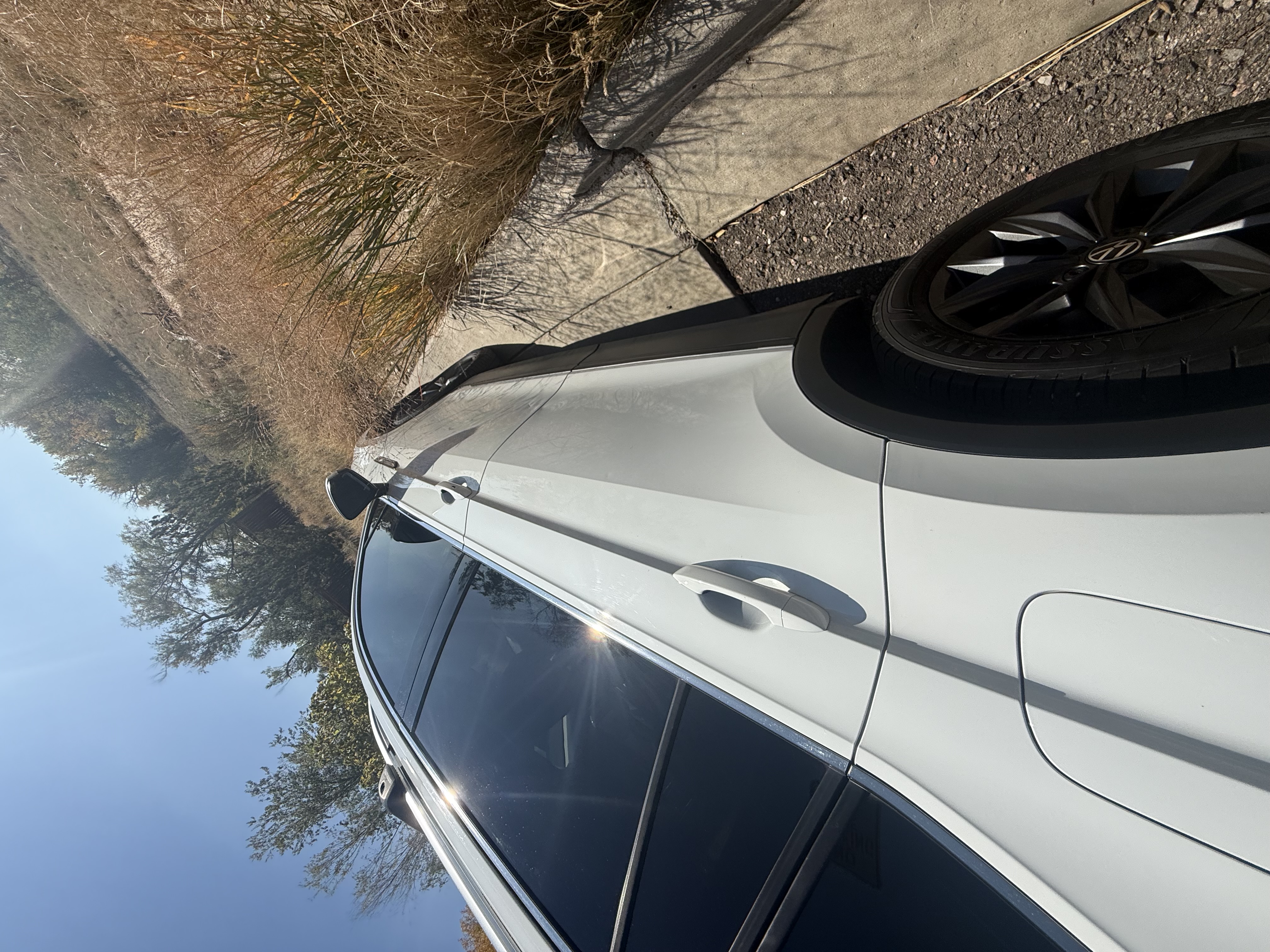 Used 2022 Volkswagen Tiguan SE AWD/4WD image 29