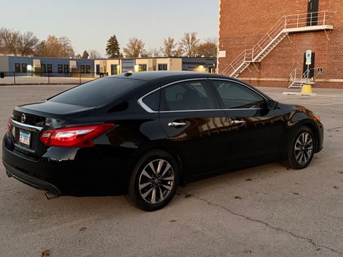 Used 2017 Nissan Altima 2.5 SV image 9
