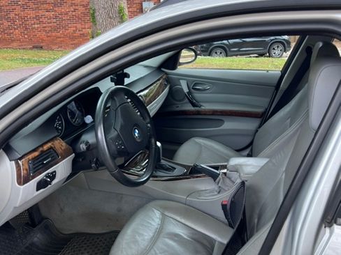 Used 2008 BMW 328i Wagon RWD image 5
