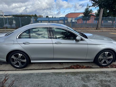 Used 2020 Mercedes-Benz E 350 Sedan image 4