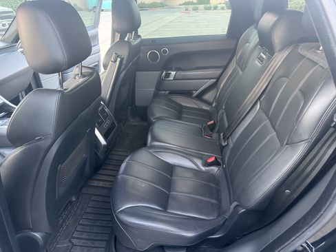 Used 2017 Land Rover Range Rover Sport SE image 11