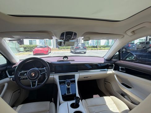 Used 2020 Porsche Panamera AWD/4WD image 6