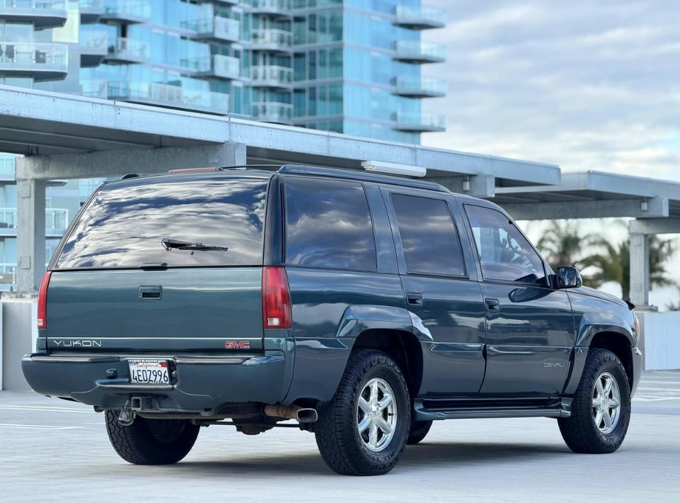 Used 1999 GMC Yukon Denali AWD/4WD image 9