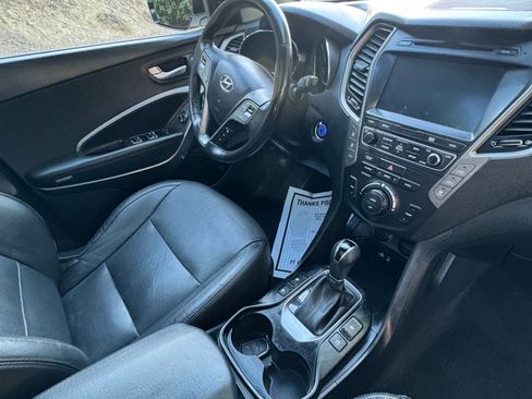 Used 2017 Hyundai Santa Fe FWD image 8