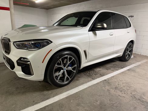 Used 2020 BMW X5 M50i w/ Executive Package image 9