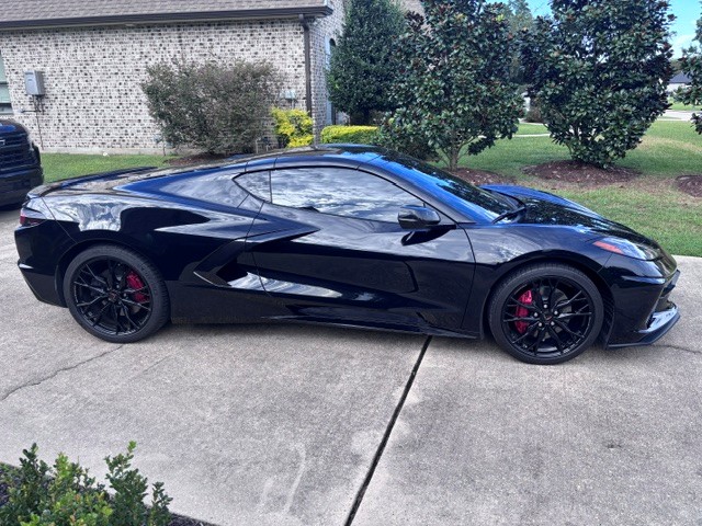 Used 2023 Chevrolet Corvette Stingray Preferred Cpe w/ Stealth Interior Trim Package RWD image 2