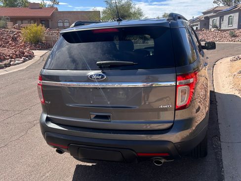Used 2015 Ford Explorer XLT w/ Equipment Group 202A AWD/4WD image 4