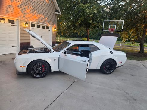 Used 2019 Dodge Challenger SRT Hellcat Redeye RWD image 17