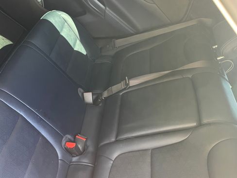 Used 2023 Chevrolet Bolt EUV LT w/ Convenience Package FWD image 12
