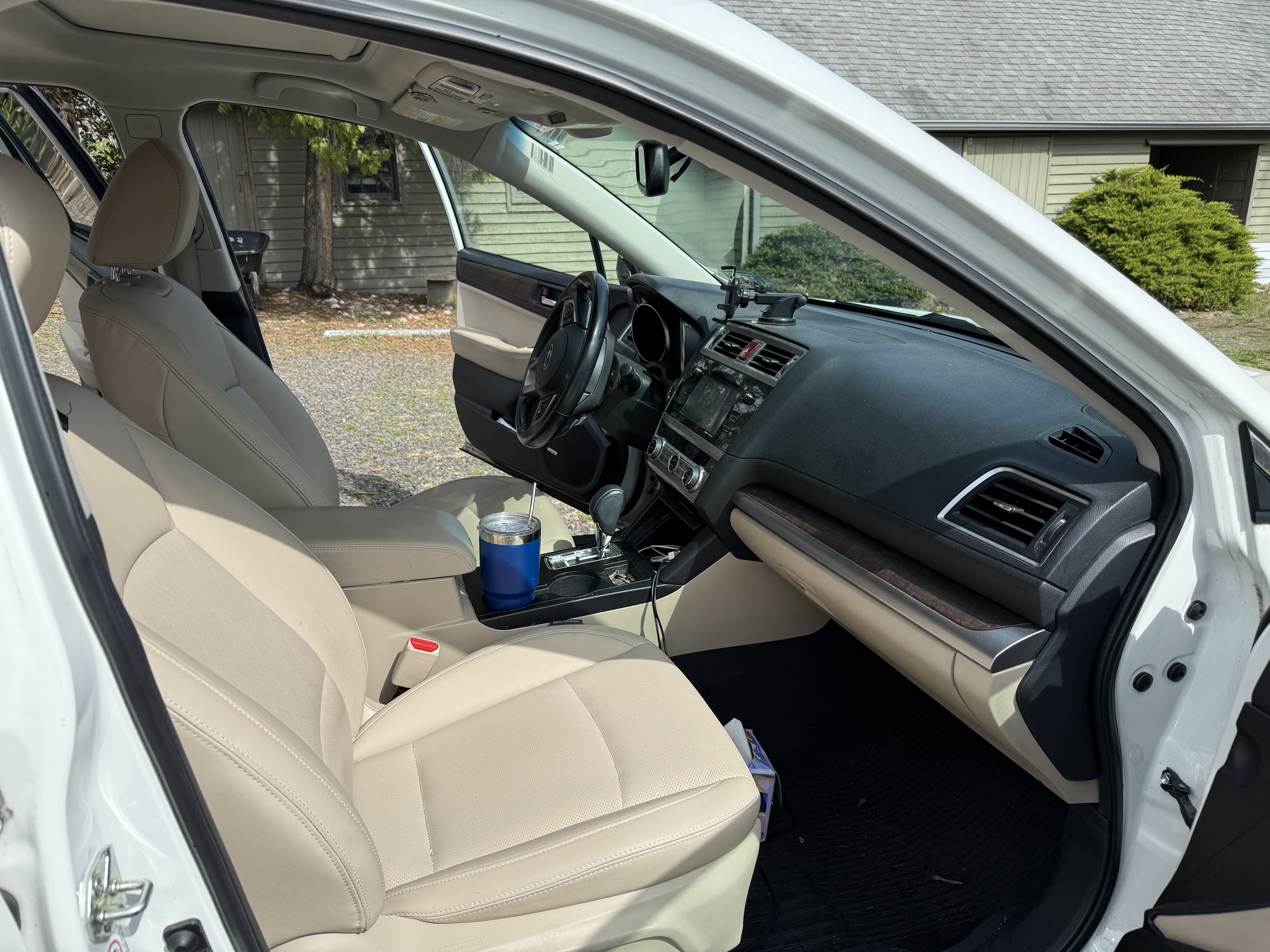 Used 2016 Subaru Outback 3.6R Limited AWD/4WD image 1