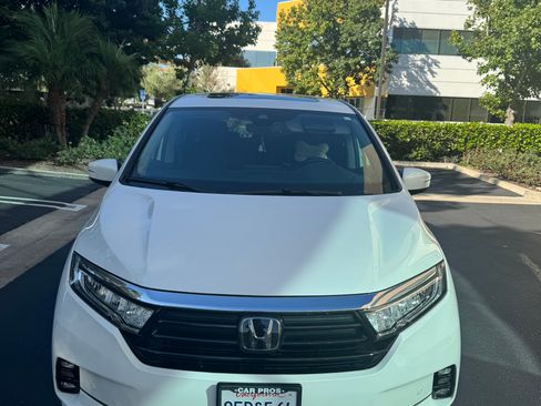Used 2023 Honda Odyssey Touring image 1