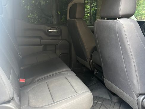 Used 2019 Chevrolet Silverado 1500 Custom Trail Boss w/ Custom Convenience Package AWD/4WD image 10